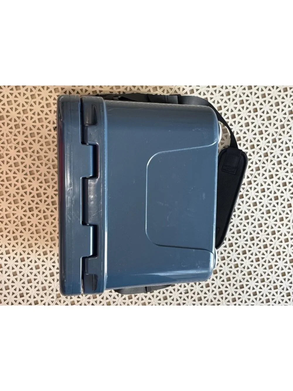 YETI Roadie 15 Hard Cooler in Navy Blue with tags Travel Outdoors